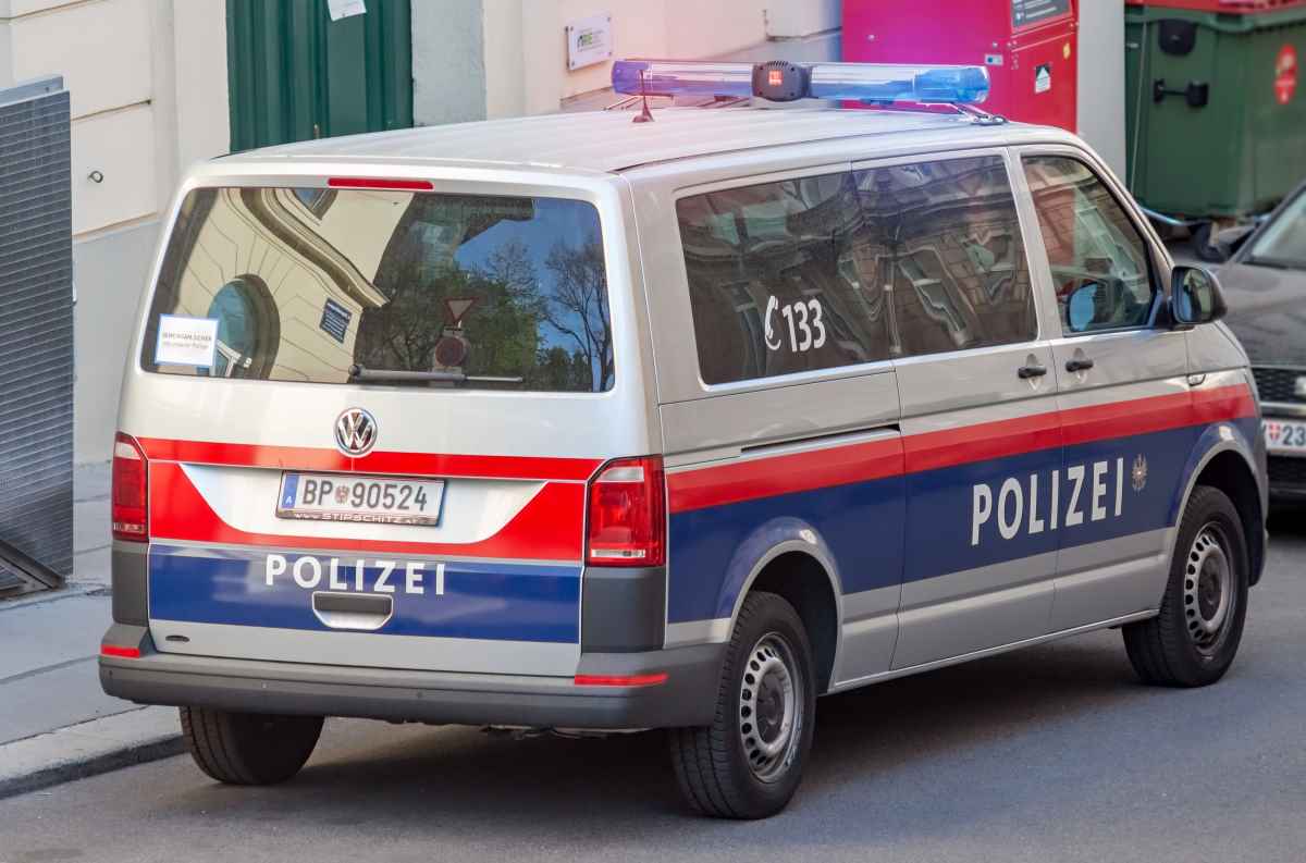 Polizist in Salzburg von Hund in den Unterarm gebissen
