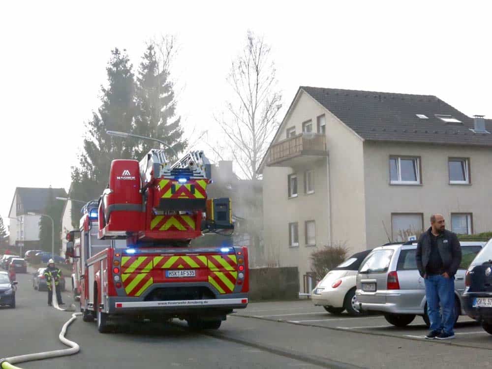 Rettung durch Feuerwehr: Hund beißt Atemschlauch durch