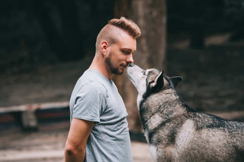 … Schweigen ist Gold: Nonverbal kommunizieren
